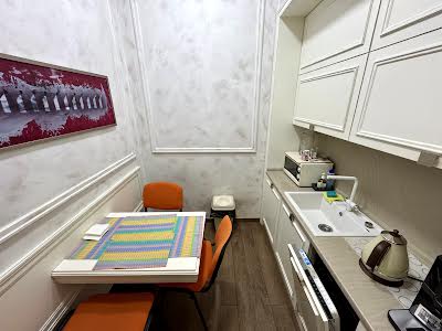 комерційна за адресою Євгена Чикаленка вул. (Пушкінська), 11