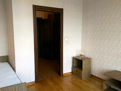 квартира за адресою Осіння вул., 33