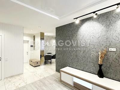 квартира за адресою Софії Русової вул., 5