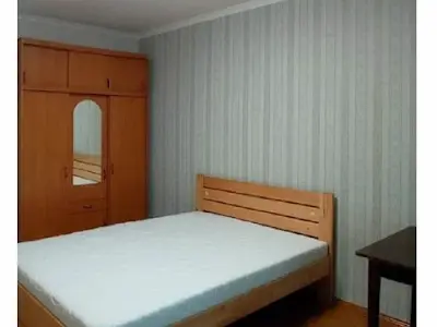 квартира за адресою Ревуцького вул., 42