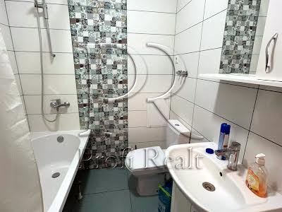 квартира за адресою с. Михайлівка-Рубежівка, Павла Чубинського вул., 6