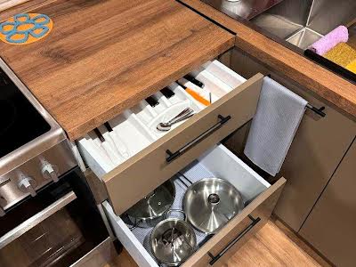 квартира за адресою Ревуцького вул., 40б