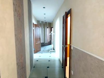 комерційна за адресою Срібнокільська вул., 1