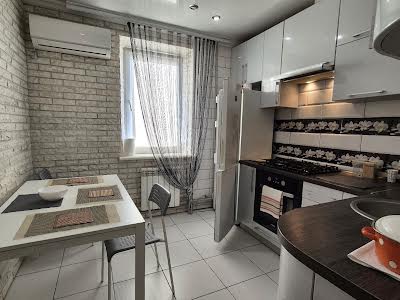 квартира за адресою Перемоги вул., 3