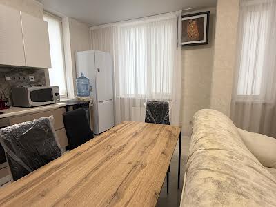 квартира за адресою Регенераторна вул., 4