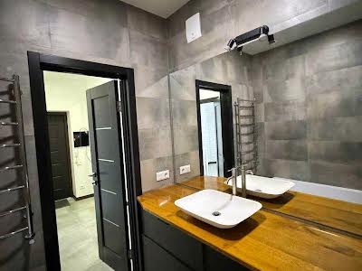 квартира за адресою Боголюбова вул., 36