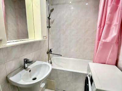 квартира за адресою Наталії Ужвій вул., 7