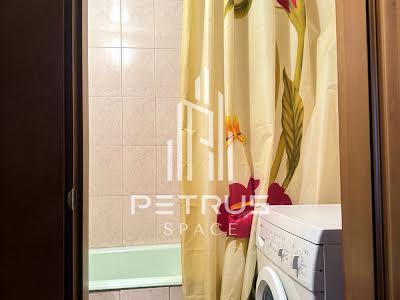 квартира по адресу Ларисы Руденко ул., 5