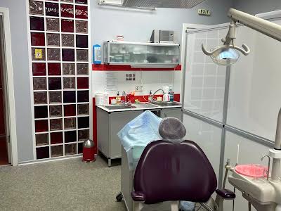 комерційна за адресою В'ячеслава Чорновола вул., 2