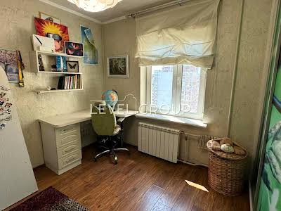 квартира за адресою Прирічна вул., 37