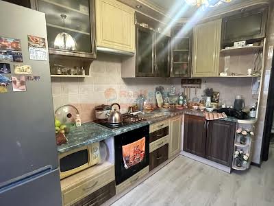 квартира за адресою Драгоманова, 5