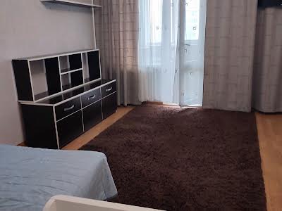 квартира за адресою Драгоманова вул., 8-Б