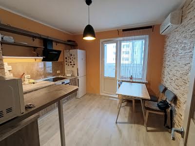 квартира за адресою Сергія Данченка вул., 3