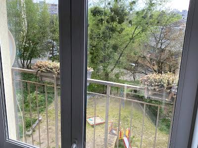 квартира за адресою Сергія Берегового вул. (Мартиросяна), 5