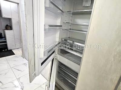 квартира за адресою Ревуцького вул., 29