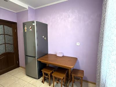 квартира за адресою Машинобудівників вул., 11