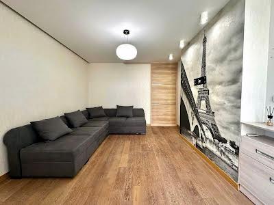 квартира за адресою Регенераторна вул., 4