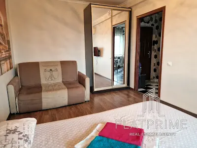 квартира за адресою Йорданська вул. (Лайоша Гавро), 8