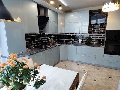 квартира за адресою Шевченка Т., 80