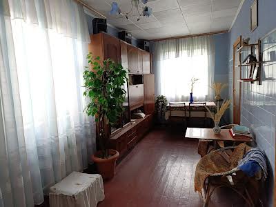 дом по адресу с. Погребы, Садова, 3