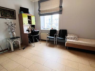 квартира по адресу Строителей ул., 30
