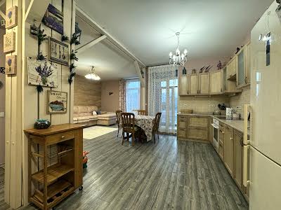 квартира за адресою Київ, Регенераторна вул., 4 к2