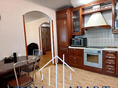 квартира за адресою Анни Ахматової вул., 43