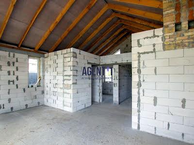 будинок за адресою Урожайна
