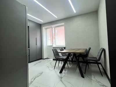 квартира за адресою Миру 12, 12