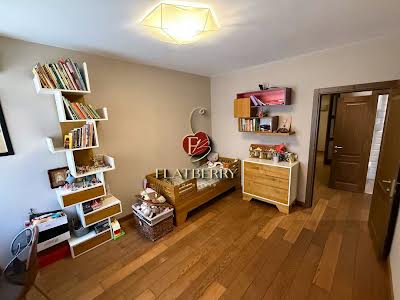 квартира за адресою Межигірська вул., 28
