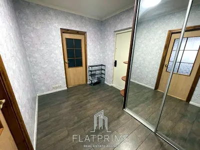 квартира за адресою Драгоманова вул., 12-А