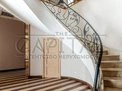 комерційна за адресою Київ, Саксаганського вул., 67