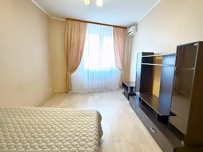 квартира за адресою Анни Ахматової вул., 45