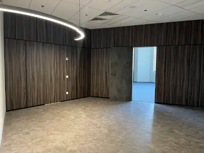 комерційна за адресою Князів Острозьких вул. (Московська), 37/2