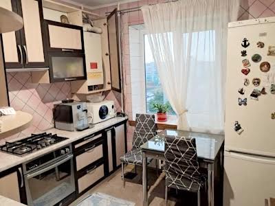 квартира за адресою Михайла Лушпи просп., 35