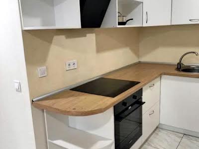 квартира за адресою Машинобудівна вул., 10