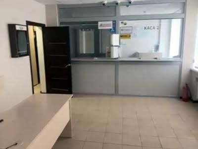 комерційна за адресою Регенераторна вул., 4-5