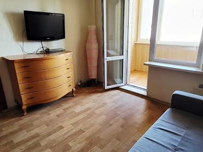 квартира по адресу Натальи Ужвий ул., 7