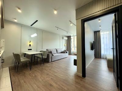 квартира за адресою Салютна вул., 2к20