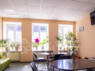 комерційна за адресою Академика Богомольца, 2