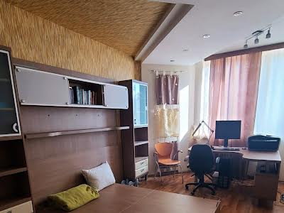 квартира за адресою Срібнокільська вул., 1