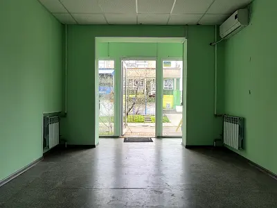 комерційна за адресою Сержа Лифаря вул. (Олександра Сабурова), 1