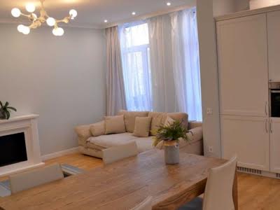 квартира за адресою Київ, Регенераторна вул., 4