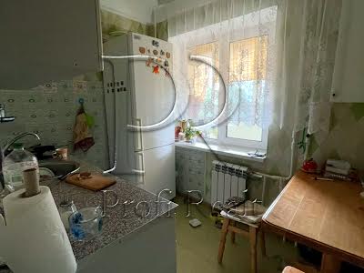 квартира за адресою Академіка Булаховського вул., 28-В
