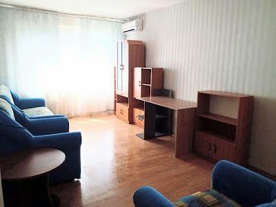 квартира за адресою Патріарха Мстислава Скрипника вул., 15