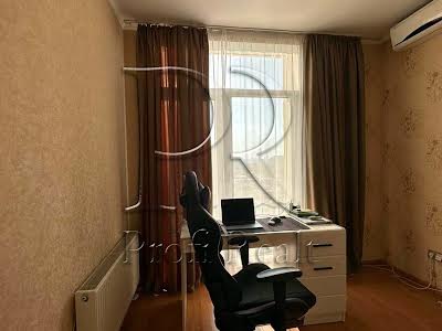 квартира за адресою Регенераторна вул., 4