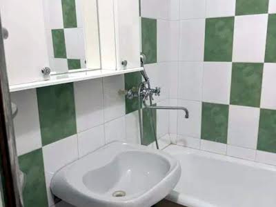 квартира за адресою Ревуцького вул., 18