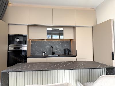 квартира за адресою Салютна вул., 2к18