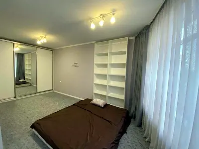 квартира по адресу Кловский спуск, 7а