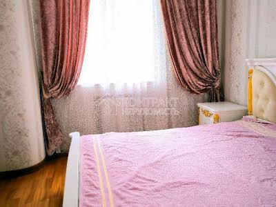 квартира по адресу Гвардейцев-Широнинцев ул., 33